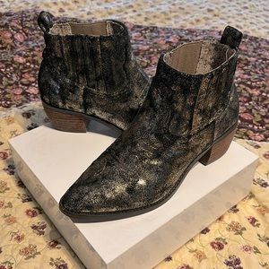 Band of gypsies booties size 7.5 unique